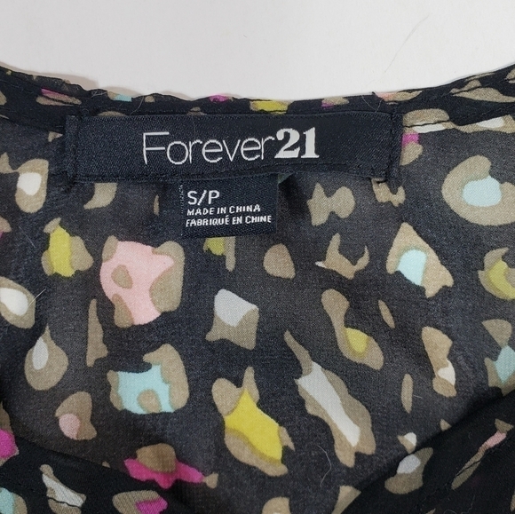 Forever 21 Sheer Blouse - Picture 5 of 6